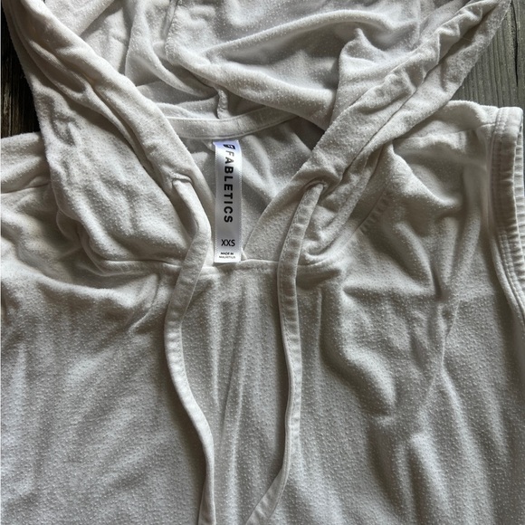 Fabletics Women’s White Sleeveless Hoodie Top Size XXS - Picture 2 of 7